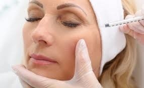 Yumuşak kırışıklıklar Enjekte edilebilir Dermal Dolgu Hialuronik Asit Juvederm Ultra 3 2*1ml